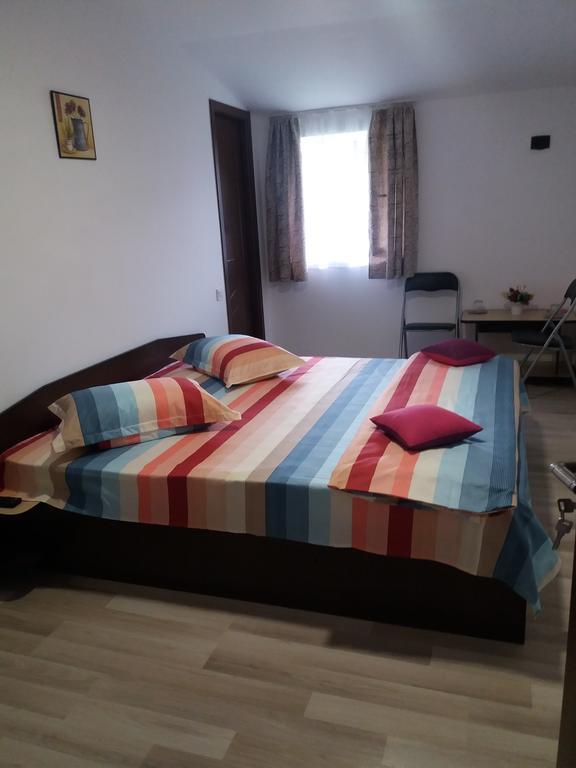 Casa Ariana Hotel Curtea de Argeş Екстериор снимка