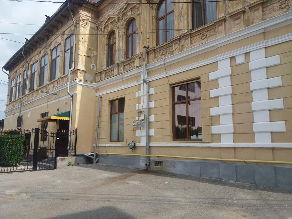 Casa Ariana Hotel Curtea de Argeş Екстериор снимка