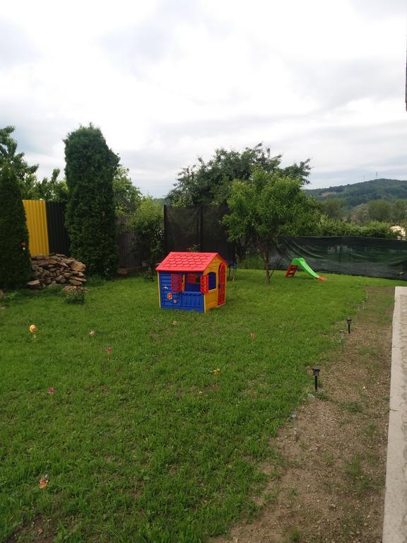 Casa Ariana Hotel Curtea de Argeş Екстериор снимка