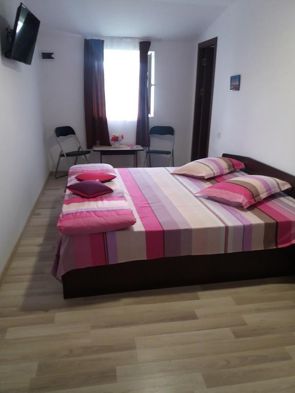 Casa Ariana Hotel Curtea de Argeş Екстериор снимка