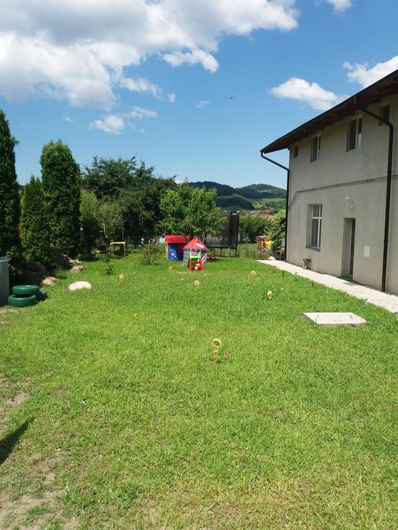 Casa Ariana Hotel Curtea de Argeş Екстериор снимка