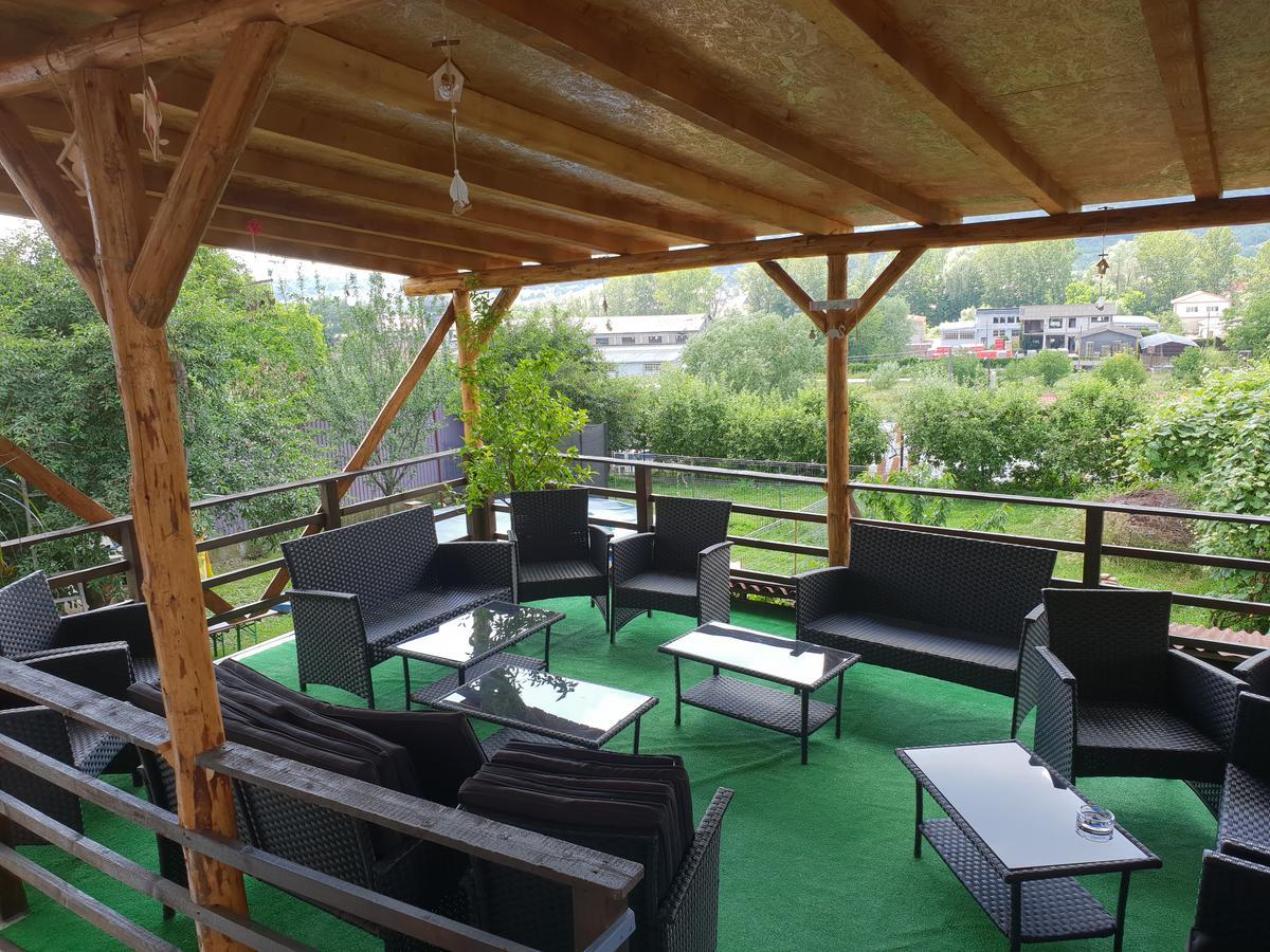 Casa Ariana Hotel Curtea de Argeş Екстериор снимка